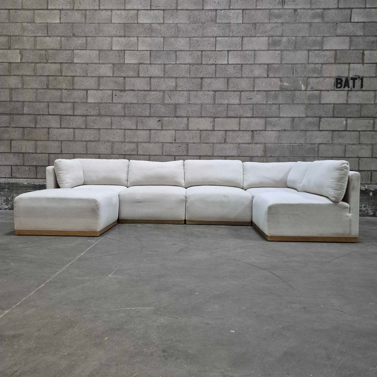 Henredon Murphy 6 piece modular sectional in cream retails $2100 at costco
