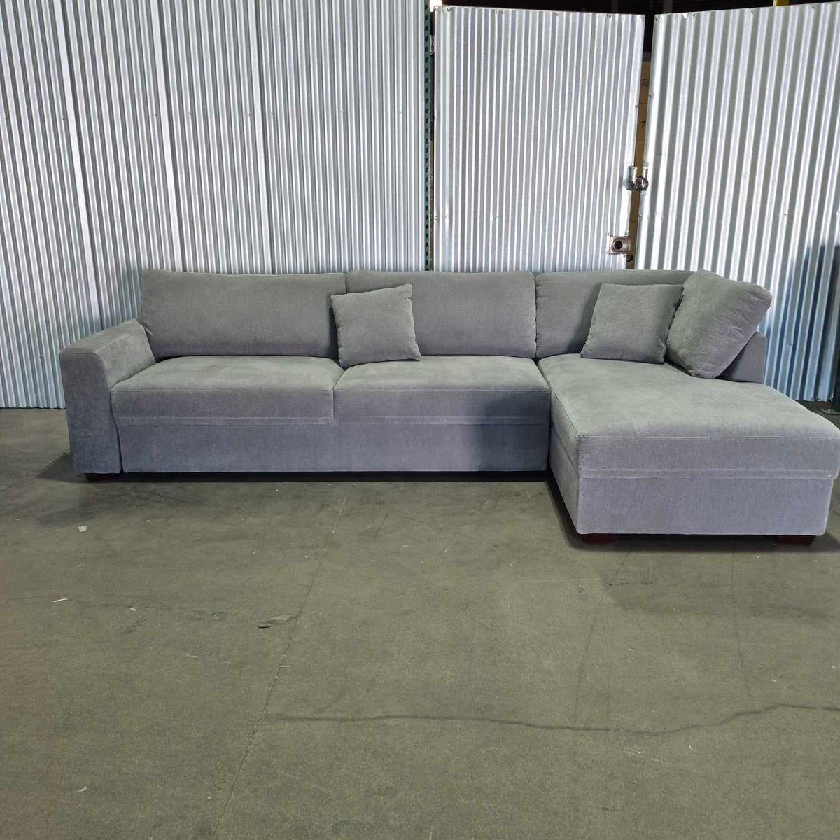 Thomasville Camlin Convertible sleeper sectional with Chaise