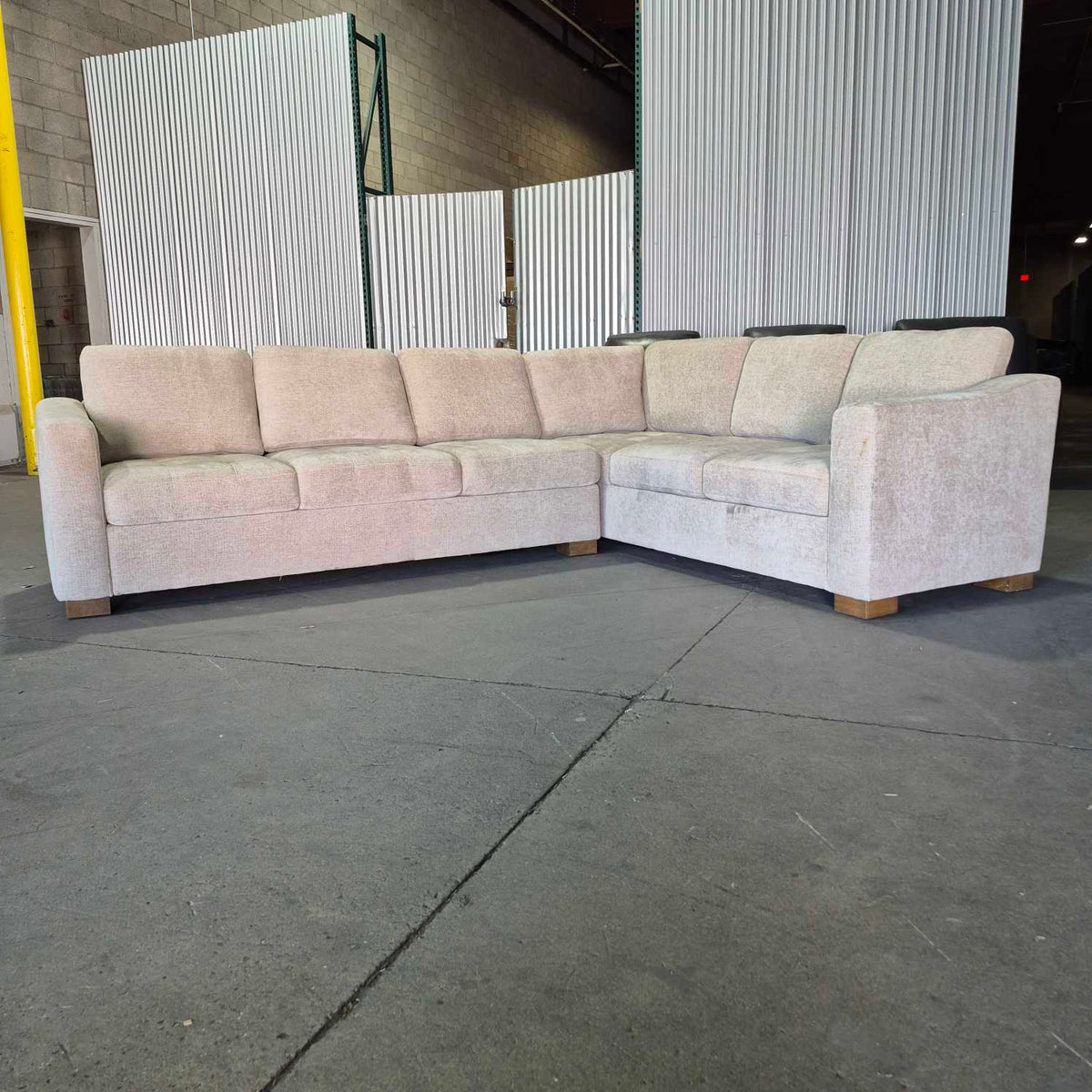 Thomasville Ellsford L-Shape Beige