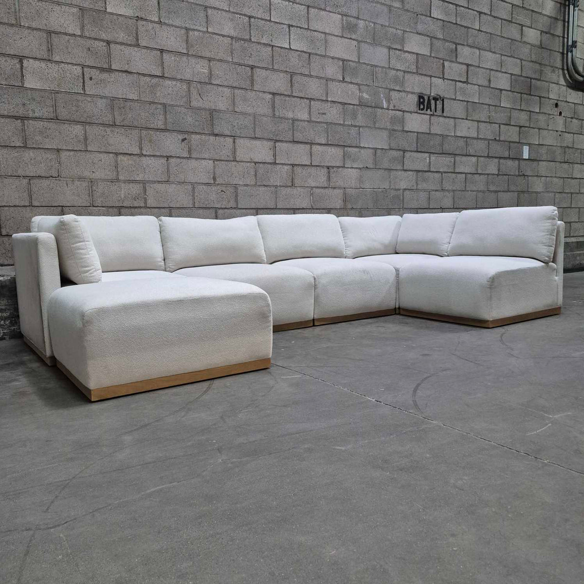 Henredon Murphy 6 piece modular sectional in cream retails $2100 at costco