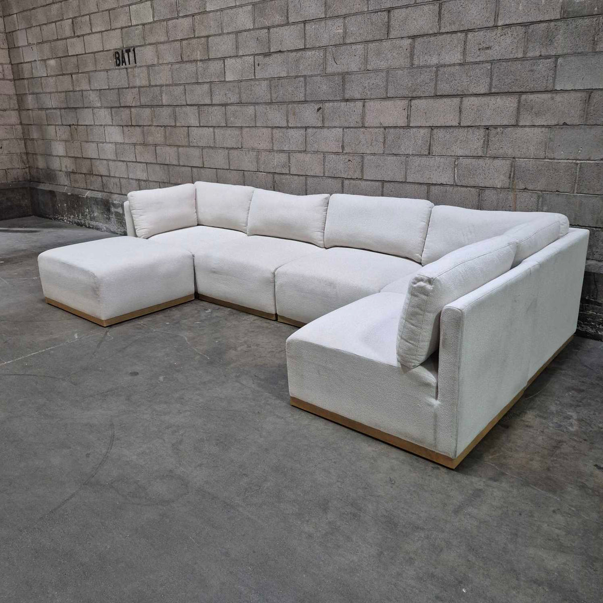 Henredon Murphy 6 piece modular sectional in cream retails $2100 at costco