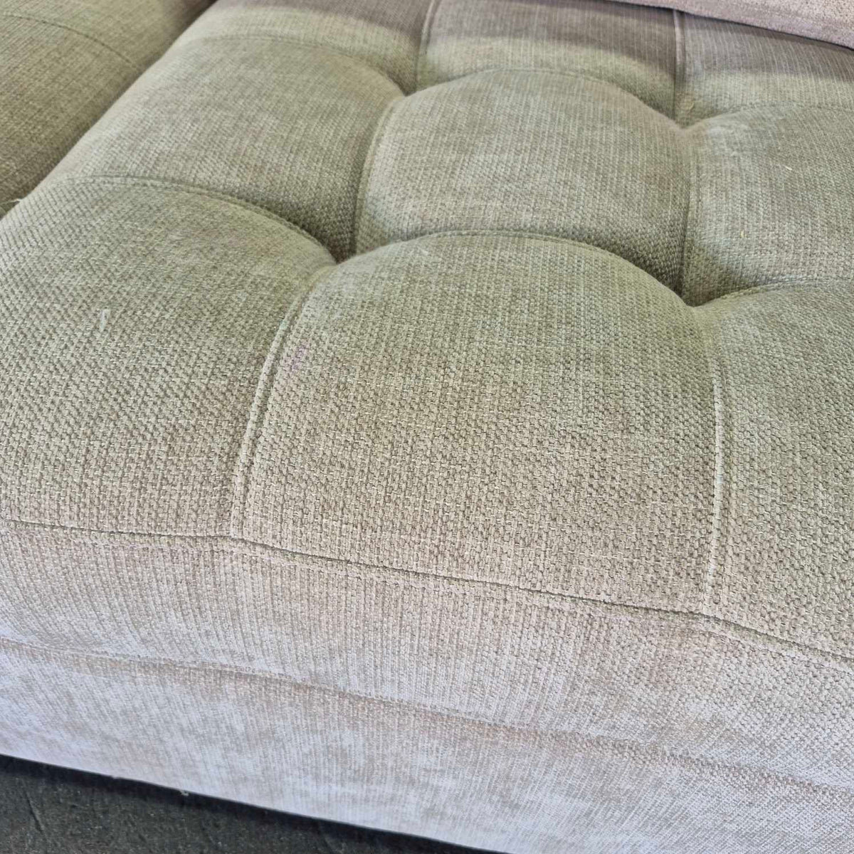 Thomasville Ellsford L-Shape Beige