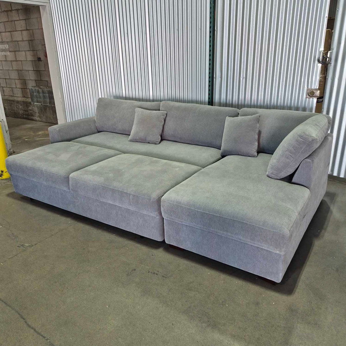 Thomasville Camlin Convertible sleeper sectional with Chaise