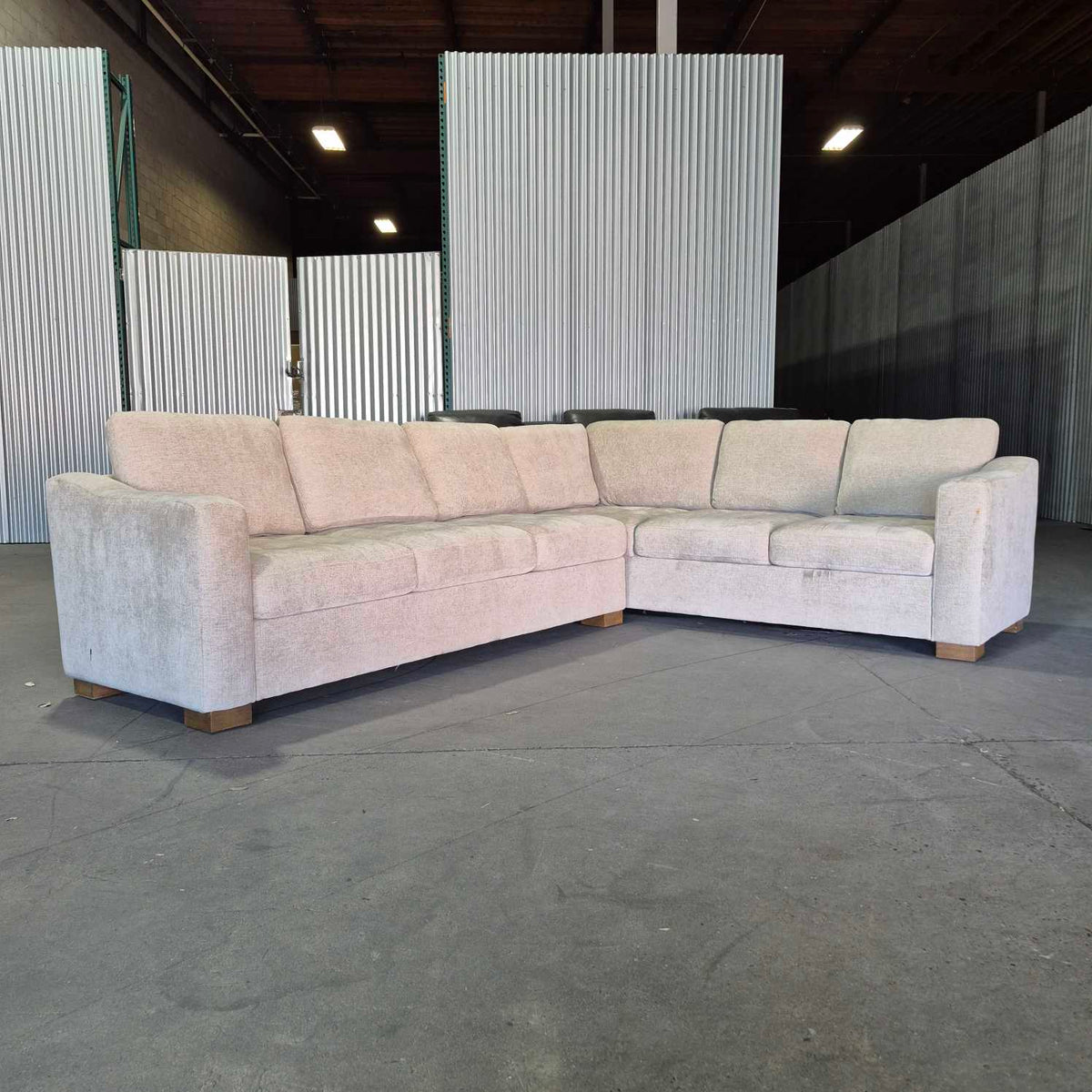 Thomasville Ellsford L-Shape Beige