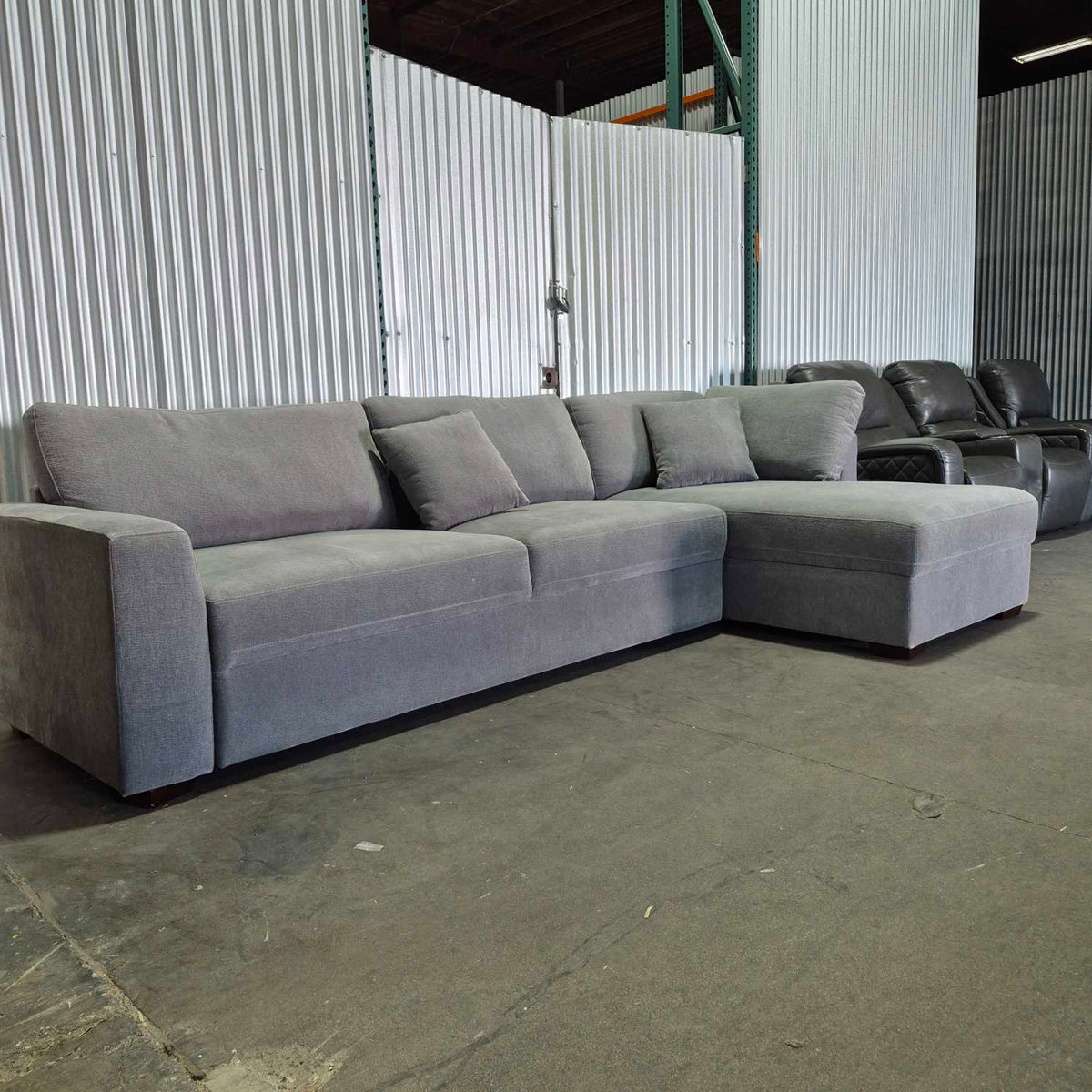 Thomasville Camlin Convertible sleeper sectional with Chaise