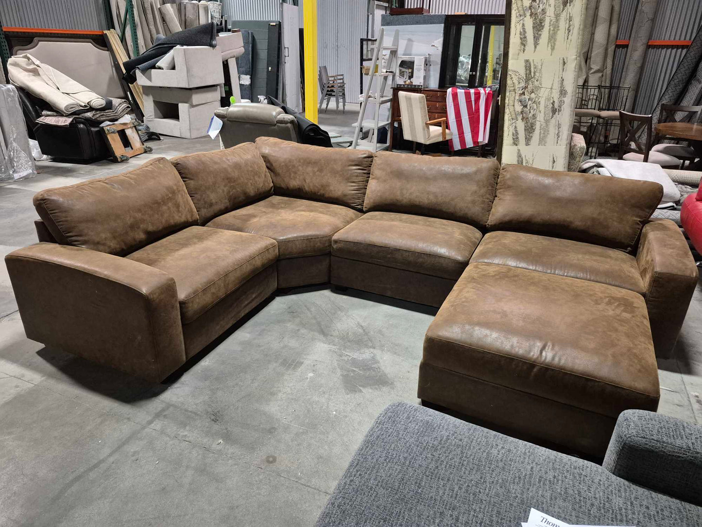 Leon 5 piece Fabric Sectional With storage Ottoman (costco)