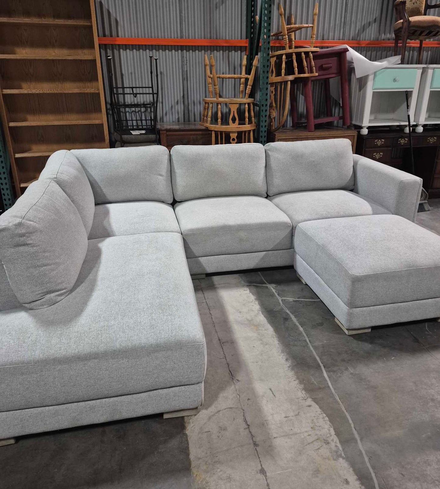 Drayden Fabric sectional With ottoman Light Gray