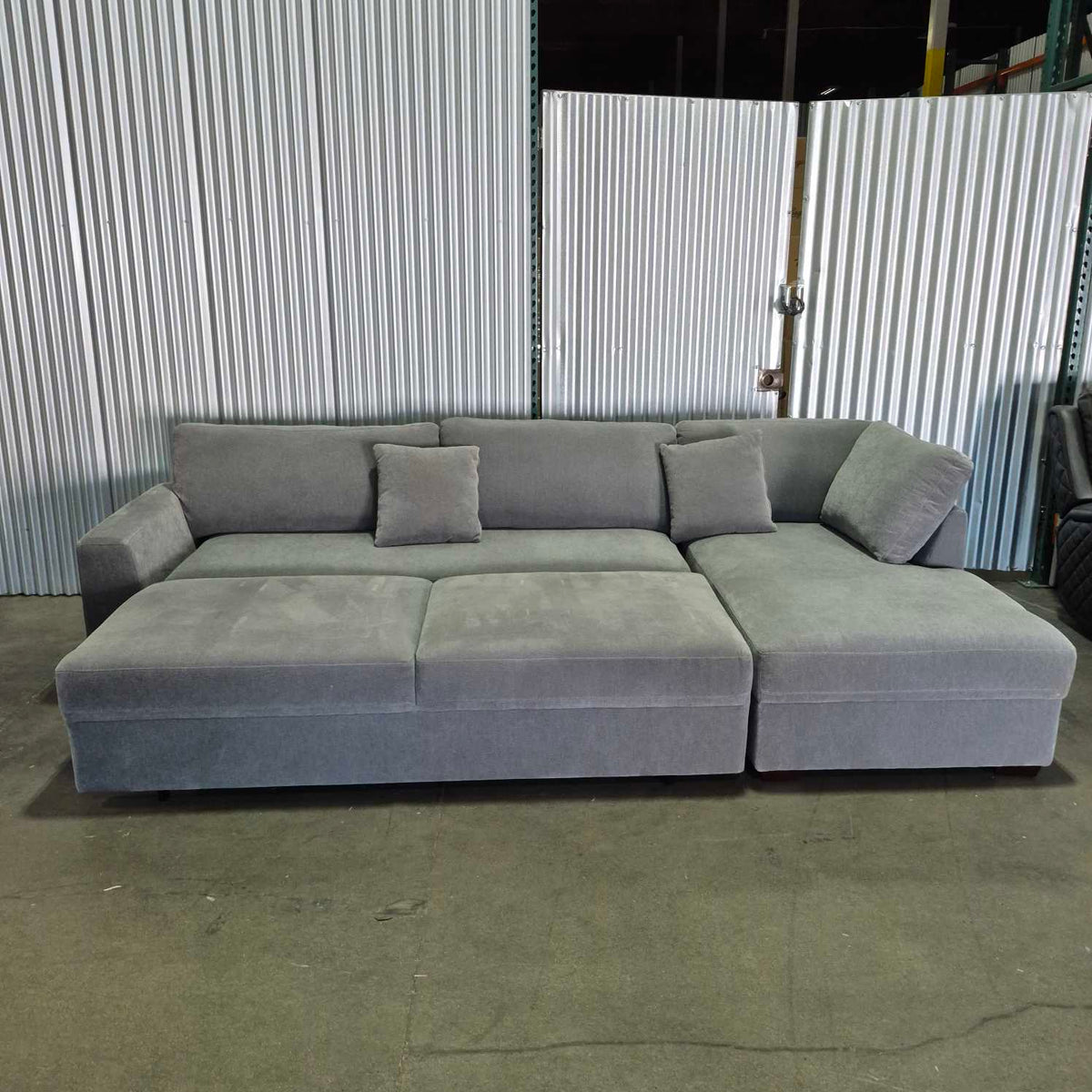 Thomasville Camlin Convertible sleeper sectional with Chaise