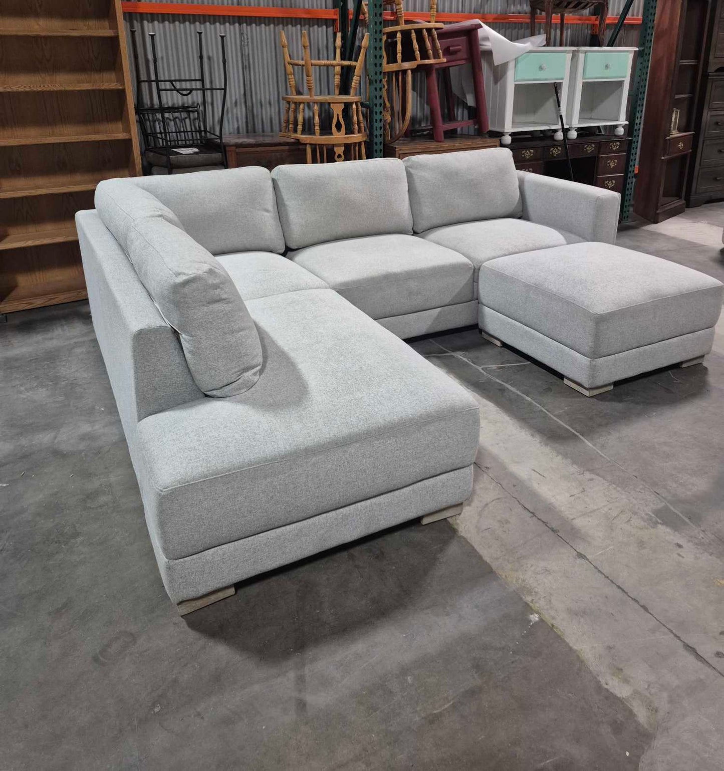 Drayden Fabric sectional With ottoman Light Gray